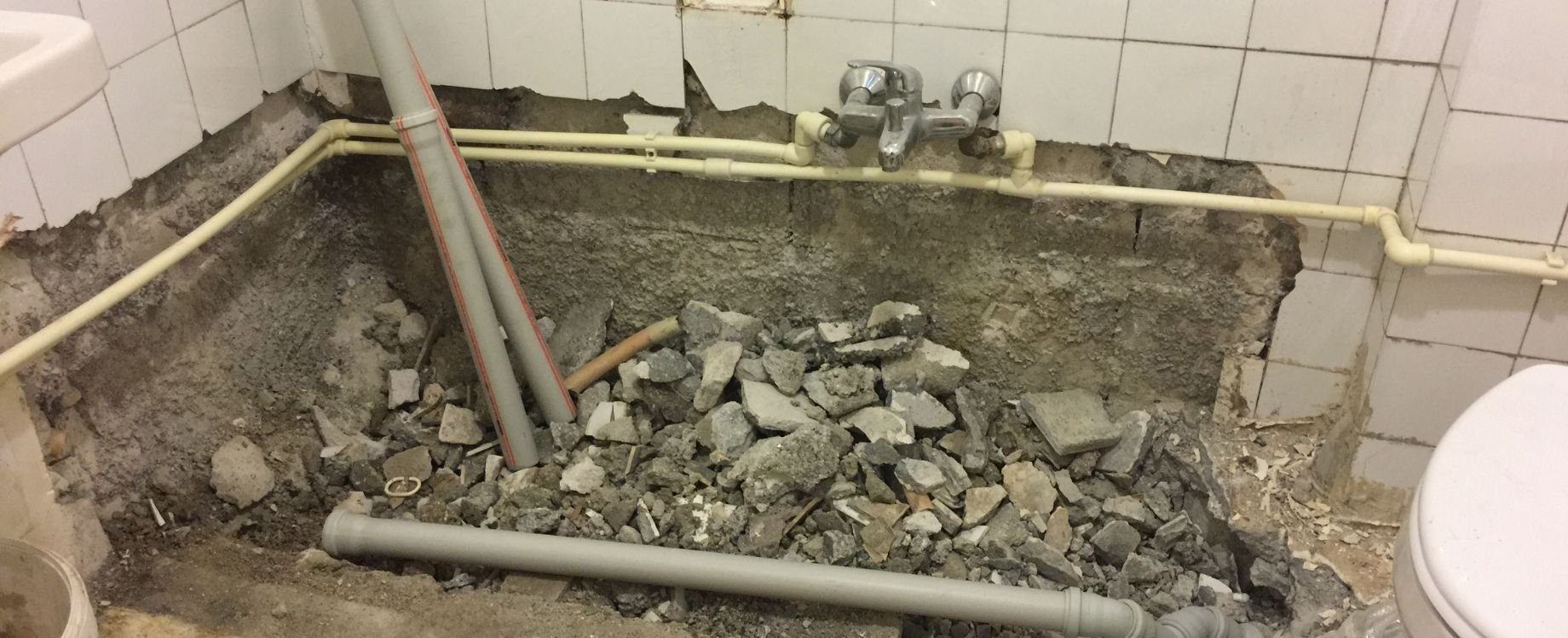 bathroom fitter near me TW11 8EE